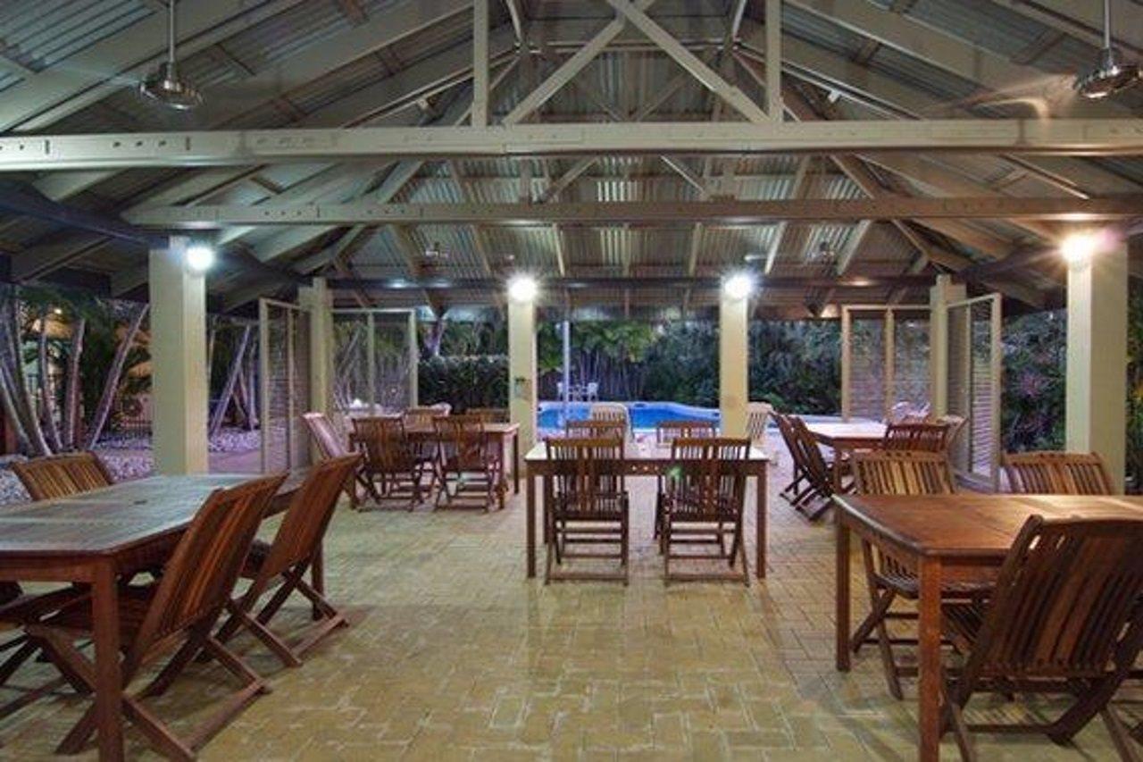 Trinity Beach Club Holiday Apartments Экстерьер фото