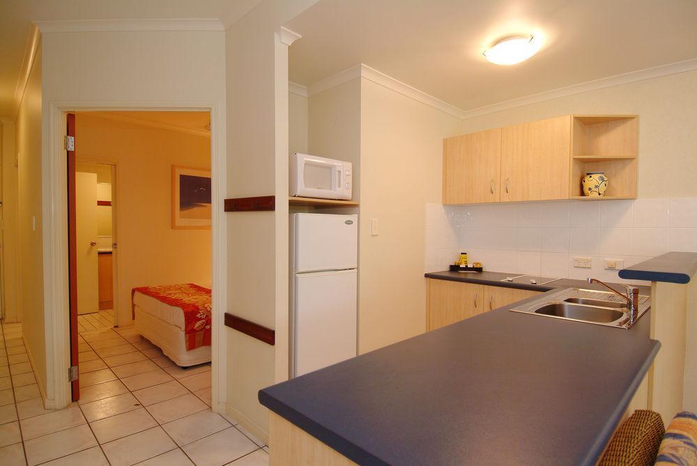 Trinity Beach Club Holiday Apartments Экстерьер фото