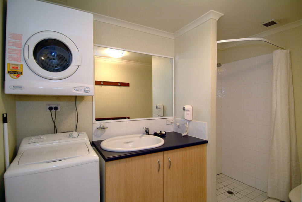 Trinity Beach Club Holiday Apartments Экстерьер фото