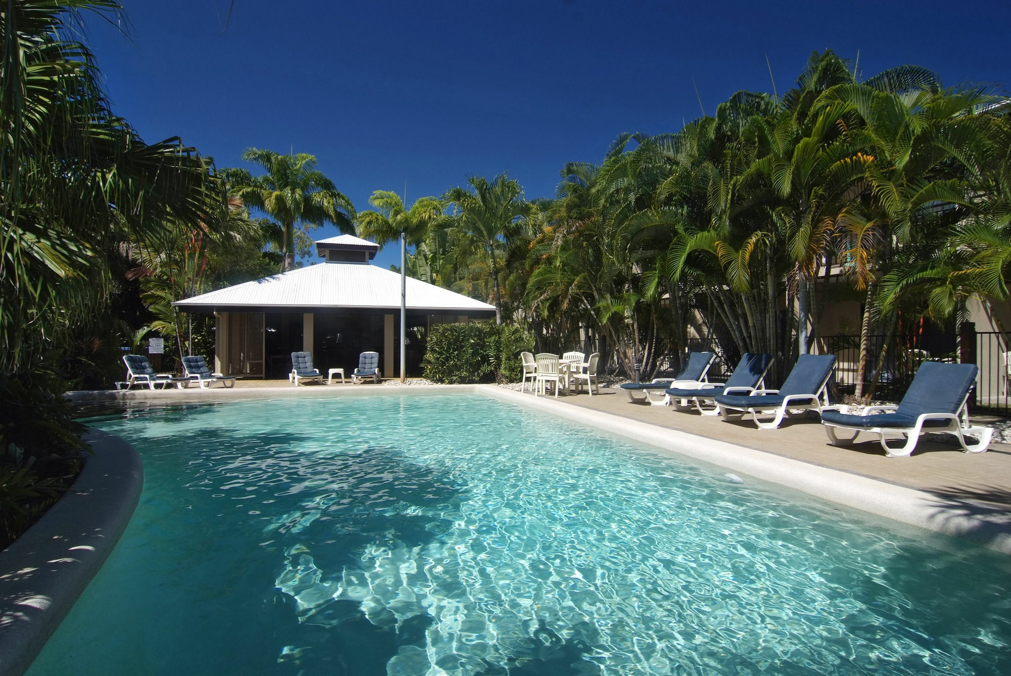 Trinity Beach Club Holiday Apartments Экстерьер фото