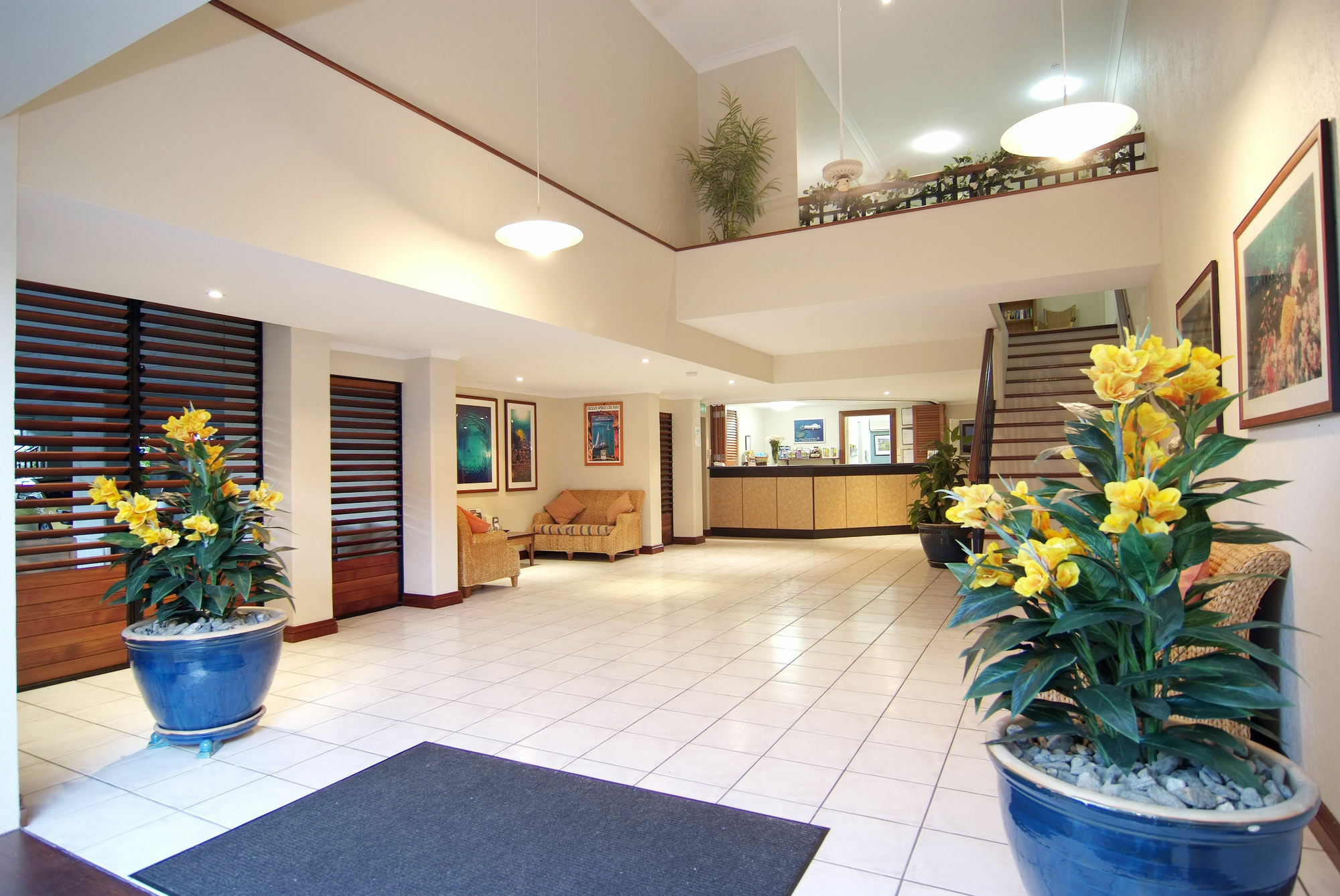 Trinity Beach Club Holiday Apartments Экстерьер фото