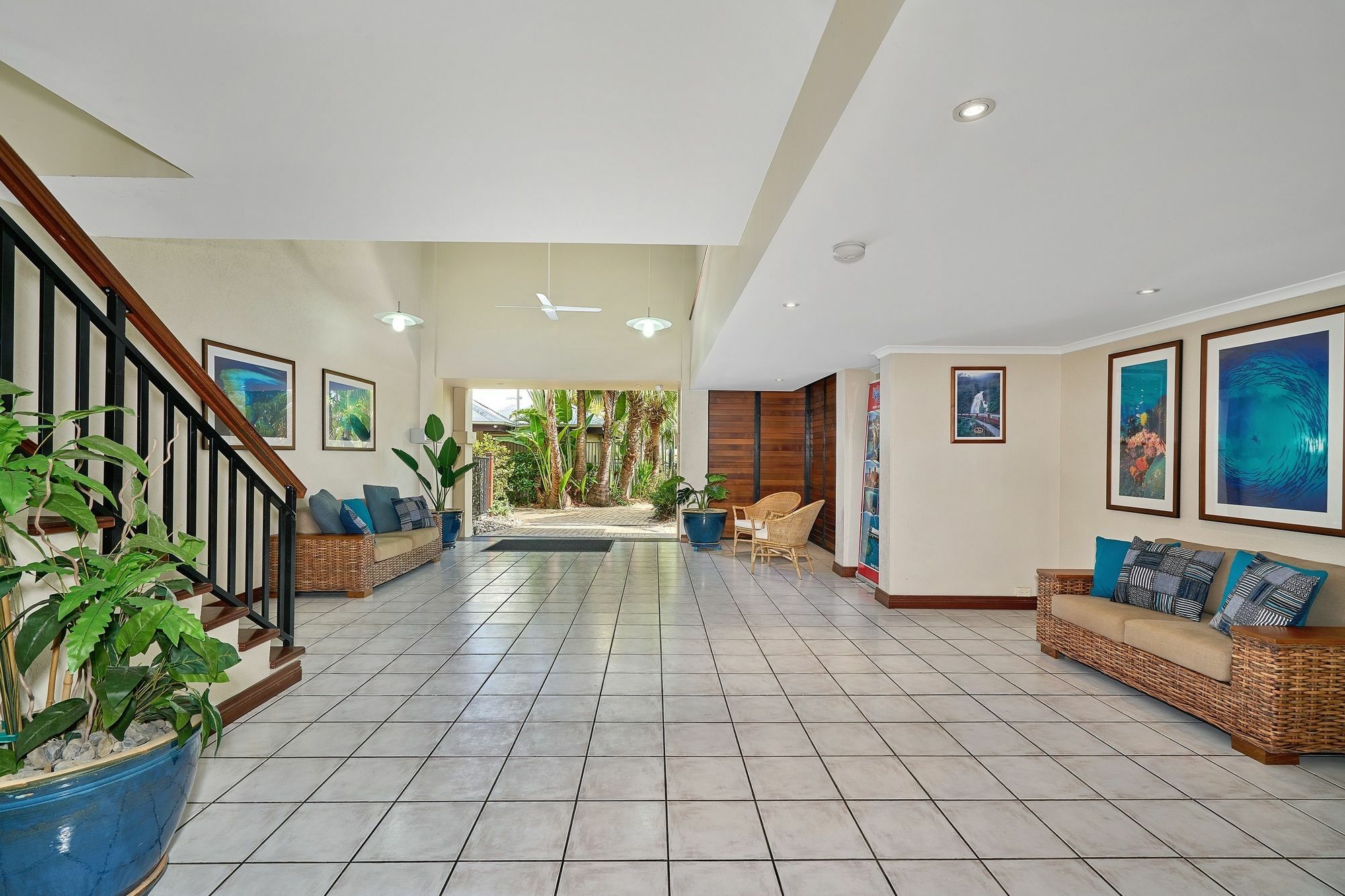 Trinity Beach Club Holiday Apartments Экстерьер фото
