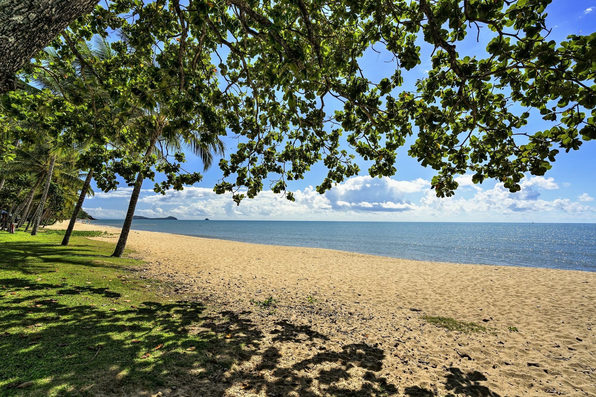 Trinity Beach Club Holiday Apartments Экстерьер фото