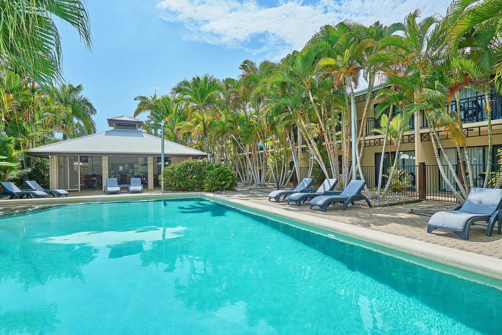 Trinity Beach Club Holiday Apartments Экстерьер фото