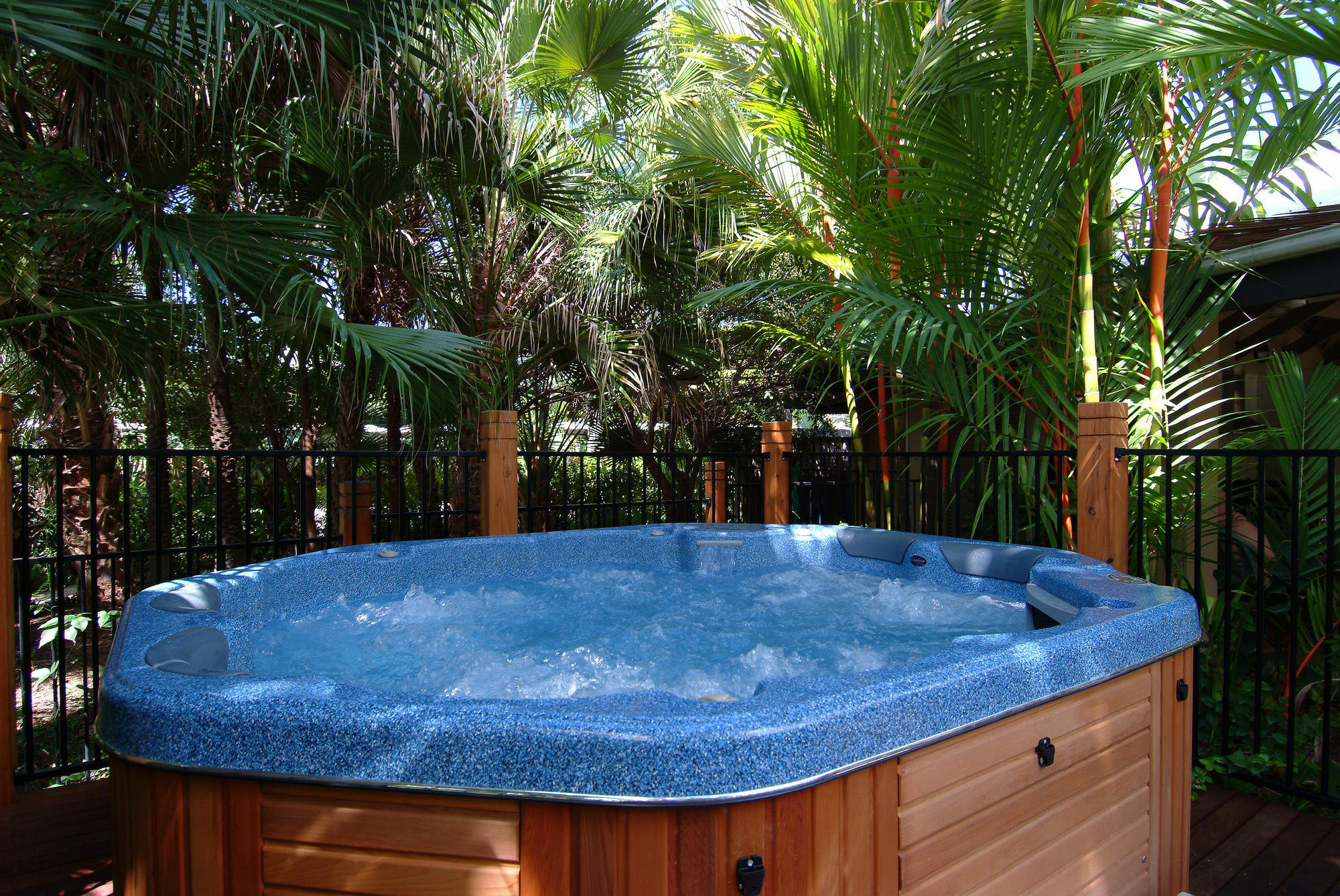 Trinity Beach Club Holiday Apartments Экстерьер фото